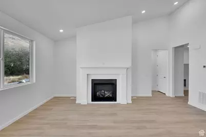 8674 N Halloran Ct #1327, Lake Point, UT 84074 - Photo 4