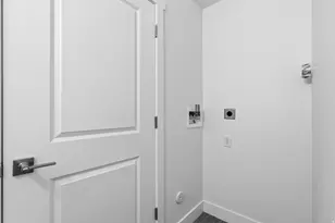 2085 N Main St, Sunset, UT 84015 - Photo 14