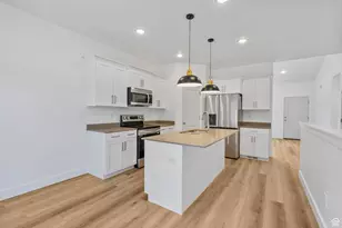 234 W Crescent Ln, Tooele, UT 84074 - Photo 4