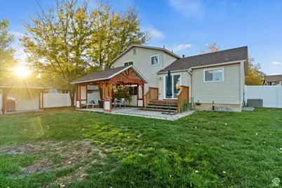 818 E Creekside Dr S, Layton, UT 84041 - Photo 26