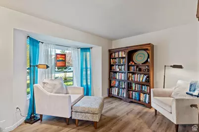 818 E Creekside Dr S, Layton, UT 84041 - Photo 6