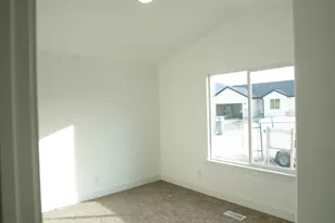 2296 E Marigold Dr, Eagle Mountain, UT 84005 - Photo 8