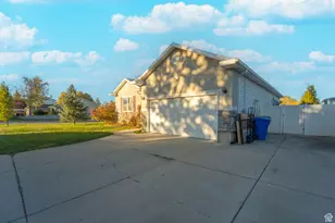 8453 S Windmill Dr, West Jordan, UT 84081 - Photo 22