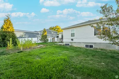 8453 S Windmill Dr, West Jordan, UT 84081 - Photo 20