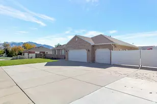 2439 W Bridle Oak Dr, South Jordan, UT 84095 - Photo 2