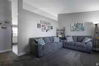 2439 W Bridle Oak Dr, South Jordan, UT 84095 - Photo 4