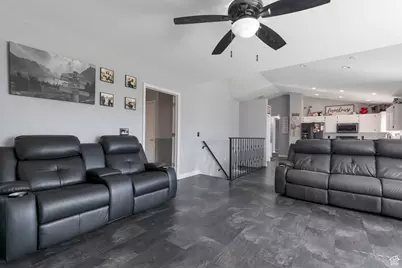 2439 W Bridle Oak Dr, South Jordan, UT 84095 - Photo 24