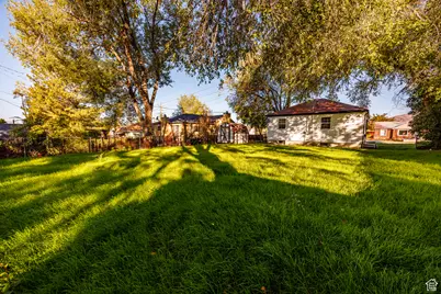 2290 E 2700 S, Salt Lake City, UT 84109 - Photo 24
