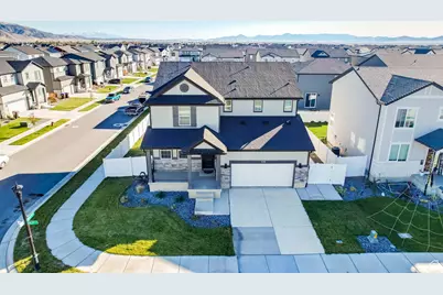 576 E Hearth Ln, Eagle Mountain, UT 84005 - Photo 2