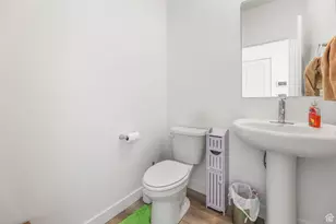 576 E Hearth Ln, Eagle Mountain, UT 84005 - Photo 30