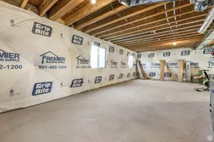 576 E Hearth Ln, Eagle Mountain, UT 84005 - Photo 46