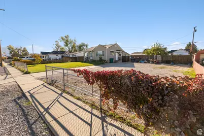 2153 W 4800 S, Roy, UT 84067 - Photo 4