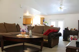 3228 W Meadow Leaf Ct, West Valley, UT 84119 - Photo 4