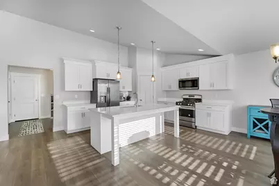 4602 N Kings Peak Way Way E, Eagle Mountain, UT 84005 - Photo 6