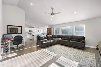 4602 N Kings Peak Way Way E, Eagle Mountain, UT 84005 - Photo 4