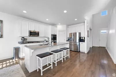 129 E Bliss Dr, Saratoga Springs, UT 84045 - Photo 2