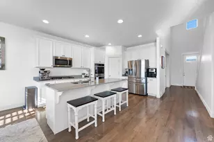 129 E Bliss Dr, Saratoga Springs, UT 84045 - Photo 2