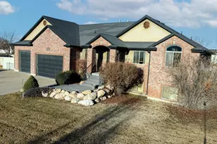 417 S 2025 W, Marriott-Slaterville City, UT 84404 - Photo 2