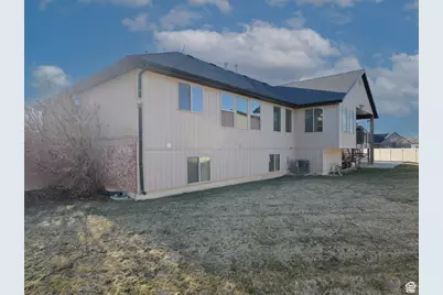 417 S 2025 W, Marriott-Slaterville City, UT 84404 - Photo 8