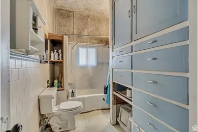 6700 S 1655 E, Cottonwood Heights, UT 84121 - Photo 12