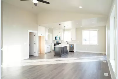 547 N 510 E, Smithfield, UT 84335 - Photo 2