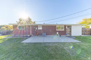 1884 N Alder St E, Layton, UT 84041 - Photo 22