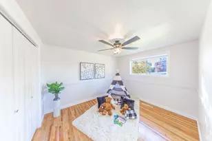 1884 N Alder St E, Layton, UT 84041 - Photo 18