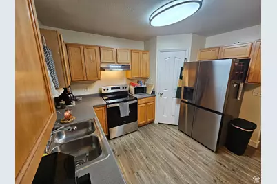 844 S Newmark Dr, Tooele, UT 84074 - Photo 10