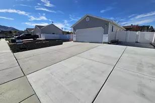 844 S Newmark Dr, Tooele, UT 84074 - Photo 4