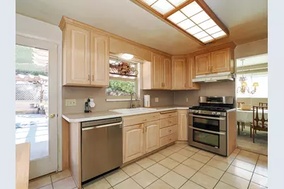 3091 S Teton Dr E, Salt Lake City, UT 84109 - Photo 12