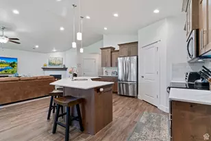 1124 S Neville St, Layton, UT 84041 - Photo 16