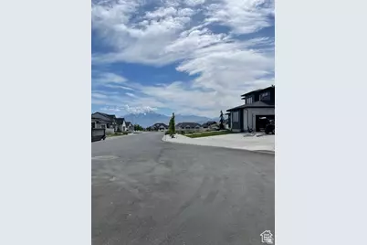 13374 S Hawks Crest Rd #219, Herriman, UT 84096 - Photo 2