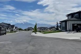 13374 S Hawks Crest Rd, Herriman, UT 84096 - Photo 2