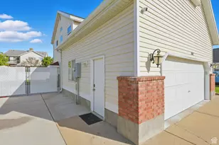 882 W 4150 S, Riverdale, UT 84405 - Photo 32