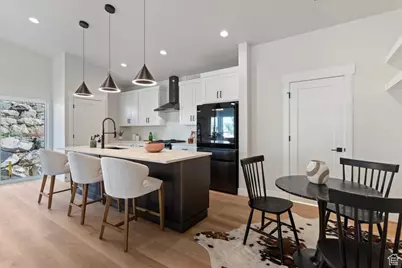 572 S Elena Ln, Ogden, UT 84404 - Photo 12