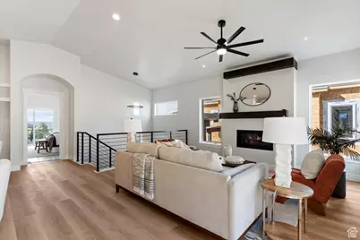 572 S Elena Ln, Ogden, UT 84404 - Photo 8