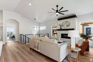 572 S Elena Ln, Ogden, UT 84404 - Photo 8