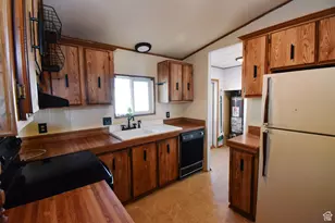 629 E Millard St, Delta, UT 84624 - Photo 2