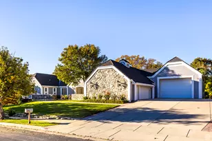 388 Quail Run Rd, Farmington, UT 84025 - Photo 2