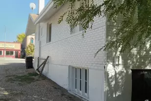 25 W Main St, Moroni, UT 84646 - Photo 34