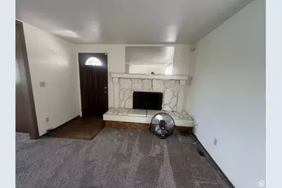 819 Castle Gate Cir, Helper, UT 84526 - Photo 2