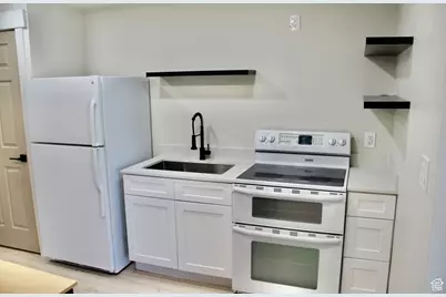 610 S 800 E, Centerville, UT 84014 - Photo 28