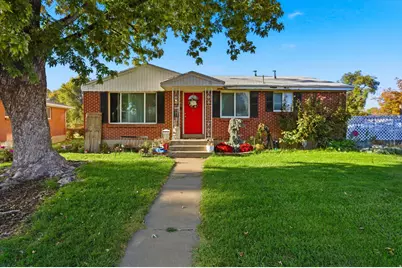 186 Sycamore Cir, Clearfield, UT 84015 - Photo 2