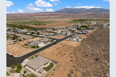 2393 S 3330 W, Hurricane, UT 84737 - Photo 6