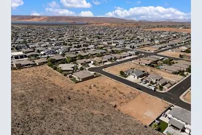 2405 S 3330 W, Hurricane, UT 84737 - Photo 12