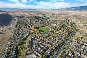 7954 N Dundee Dr, Eagle Mountain, UT 84005 - Photo 24