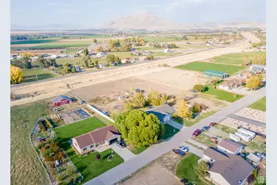 1010 S Anna Ekins Memorial Ln, Genola, UT 84655 - Photo 34