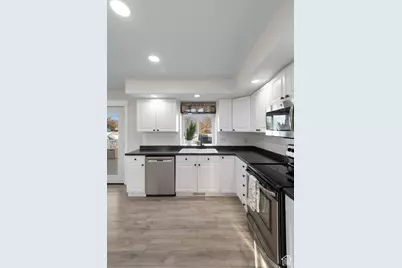 12034 S 1900 W, Riverton, UT 84065 - Photo 40