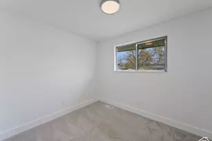 704 W Daisy Ln S, Murray, UT 84123 - Photo 14