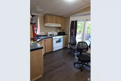 37 W Crawford S, Sandy, UT 84070 - Photo 6